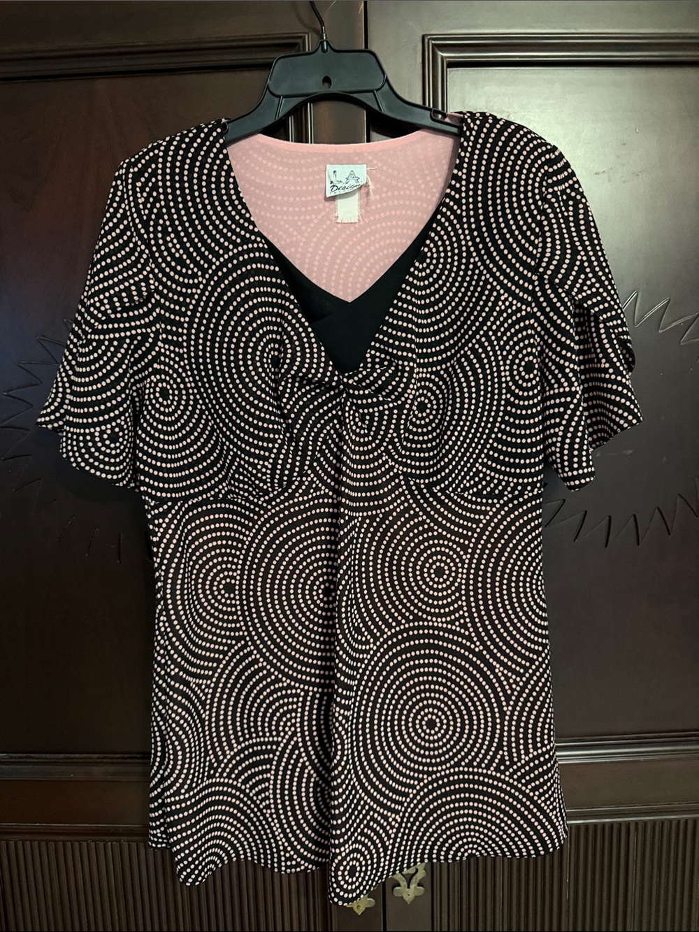 LA DESIGN FASHION Vintage V-Neck Short Sleeve Blouse w Flutter Sleeves